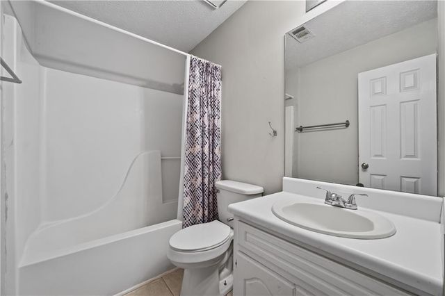 660 Tribble Creek Drive, Grayson, GA 30017