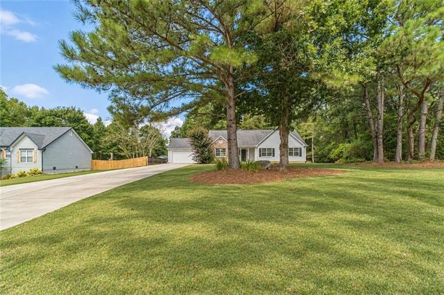 660 Tribble Creek Drive, Grayson, GA 30017