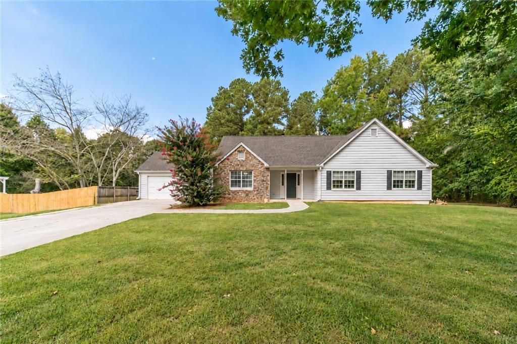 660 Tribble Creek Drive, Grayson, GA 30017