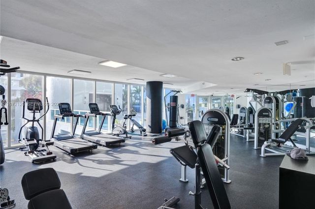 1881 79th St Cswy 1404, North Bay Village, FL 33141