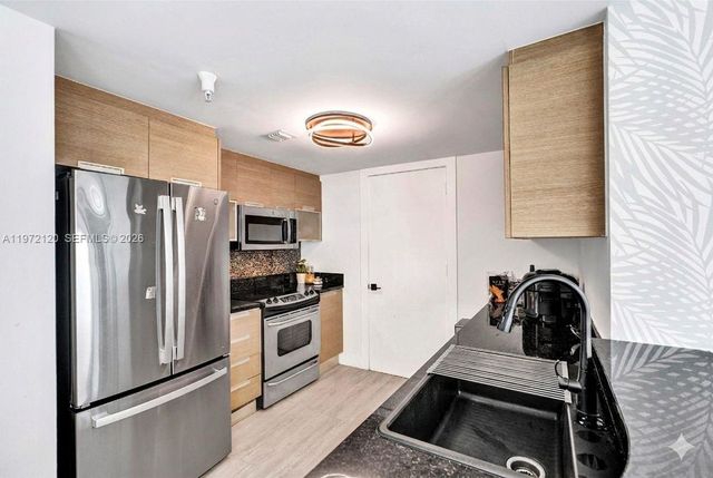 1881 79th St Cswy 1404, North Bay Village, FL 33141