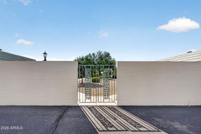 10554 W OCOTILLO Drive, Sun City, AZ 85373