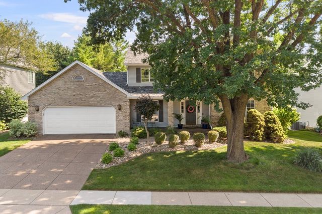 1017 W 57th Street, Davenport, IA 52806