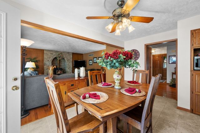 1017 W 57th Street, Davenport, IA 52806