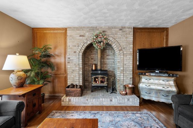 1017 W 57th Street, Davenport, IA 52806