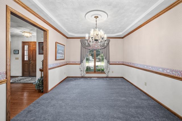 1017 W 57th Street, Davenport, IA 52806