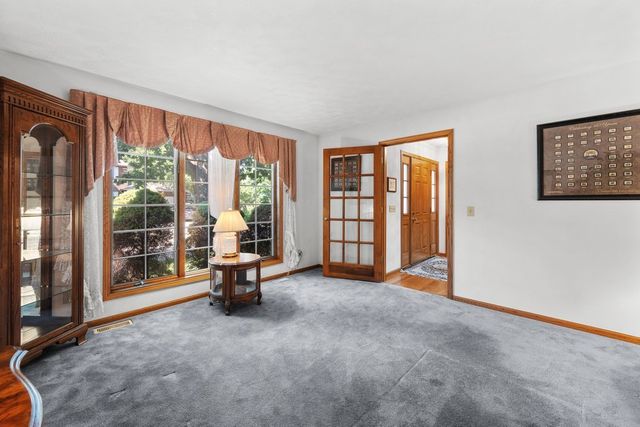 1017 W 57th Street, Davenport, IA 52806