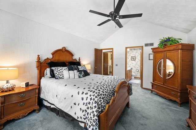 1017 W 57th Street, Davenport, IA 52806
