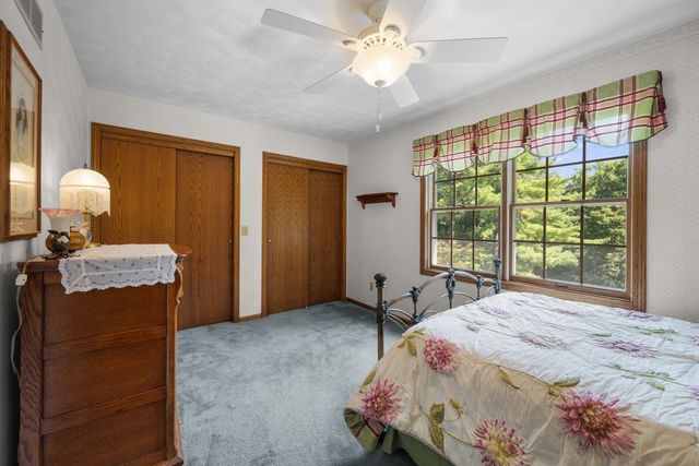1017 W 57th Street, Davenport, IA 52806