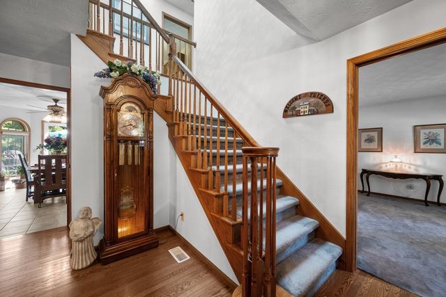 1017 W 57th Street, Davenport, IA 52806