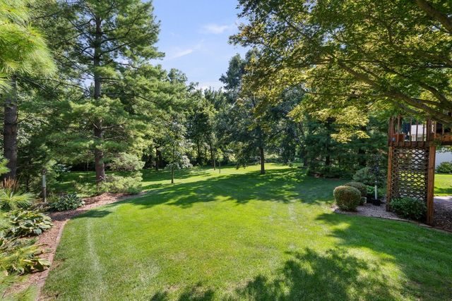 1017 W 57th Street, Davenport, IA 52806