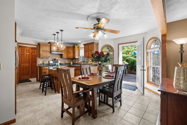 1017 W 57th Street, Davenport, IA 52806
