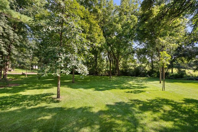 1017 W 57th Street, Davenport, IA 52806