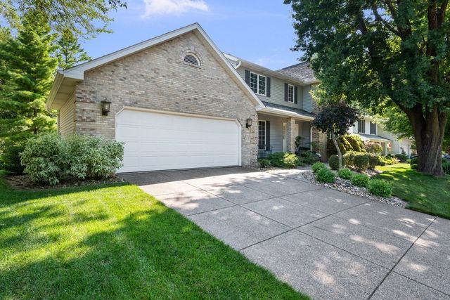 1017 W 57th Street, Davenport, IA 52806