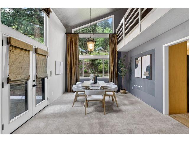 19451 WILDERNESS Dr, West Linn, OR 97068