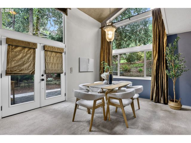 19451 WILDERNESS Dr, West Linn, OR 97068