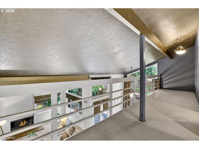 19451 WILDERNESS Dr, West Linn, OR 97068