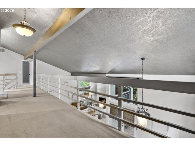 19451 WILDERNESS Dr, West Linn, OR 97068