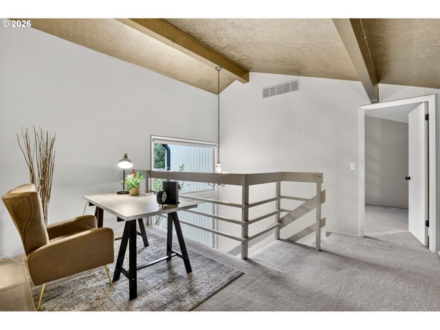 19451 WILDERNESS Dr, West Linn, OR 97068