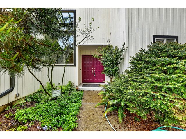 19451 WILDERNESS Dr, West Linn, OR 97068