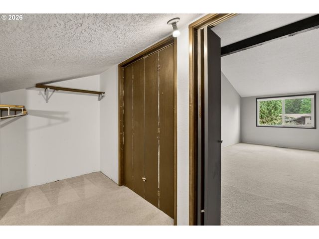 19451 WILDERNESS Dr, West Linn, OR 97068