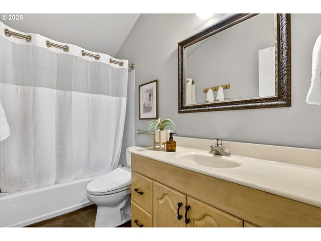 19451 WILDERNESS Dr, West Linn, OR 97068