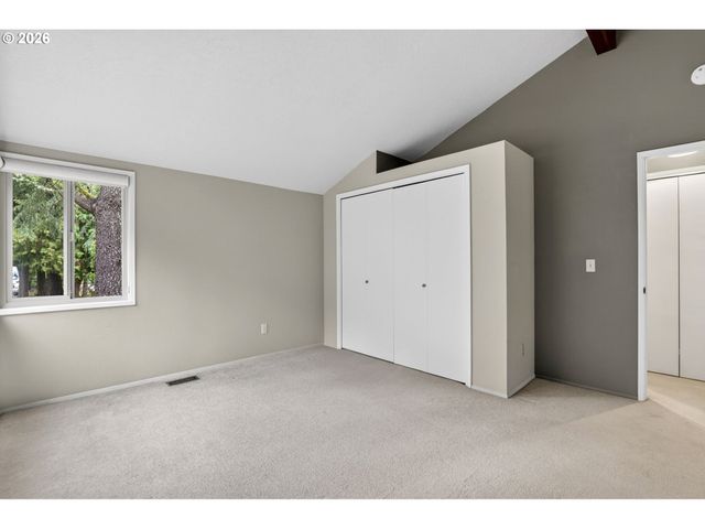 19451 WILDERNESS Dr, West Linn, OR 97068