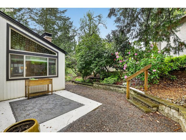 19451 WILDERNESS Dr, West Linn, OR 97068