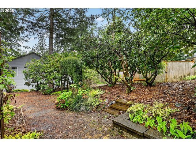 19451 WILDERNESS Dr, West Linn, OR 97068