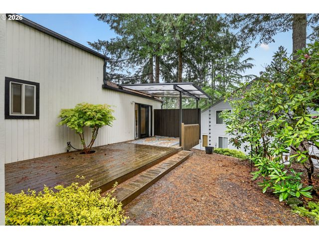 19451 WILDERNESS Dr, West Linn, OR 97068