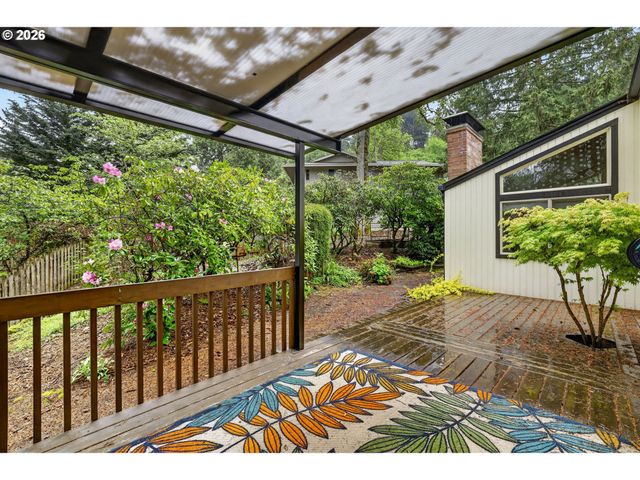 19451 WILDERNESS Dr, West Linn, OR 97068