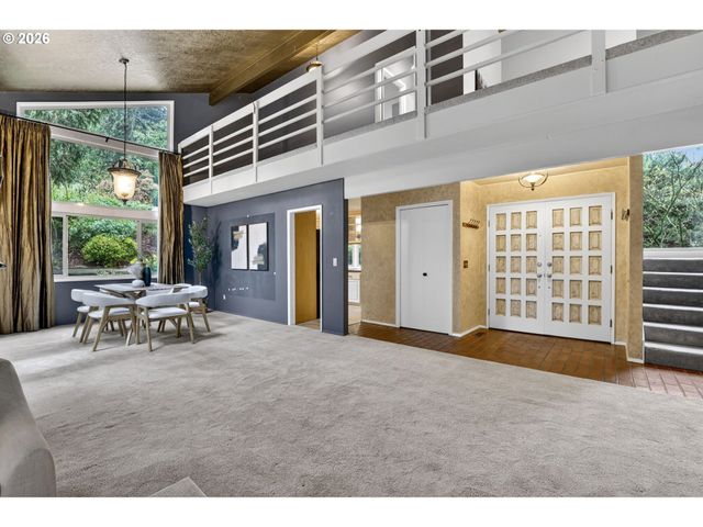 19451 WILDERNESS Dr, West Linn, OR 97068