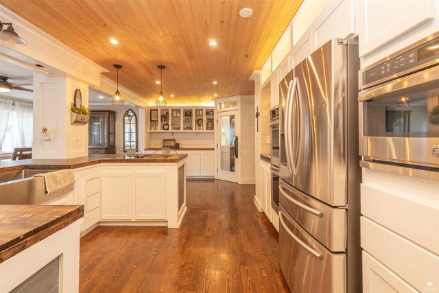 1827 Denholm Drive, Manhattan, KS 66503