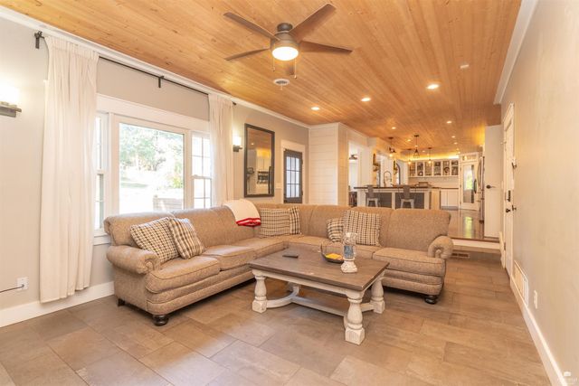 1827 Denholm Drive, Manhattan, KS 66503