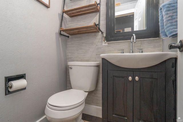 1827 Denholm Drive, Manhattan, KS 66503
