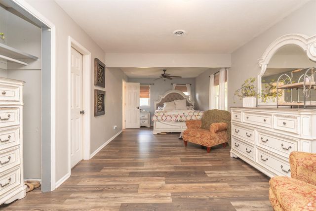 1827 Denholm Drive, Manhattan, KS 66503
