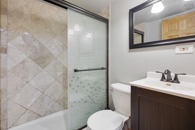 898 Debra Lane, Elk Grove Village, IL 60007