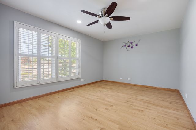898 Debra Lane, Elk Grove Village, IL 60007