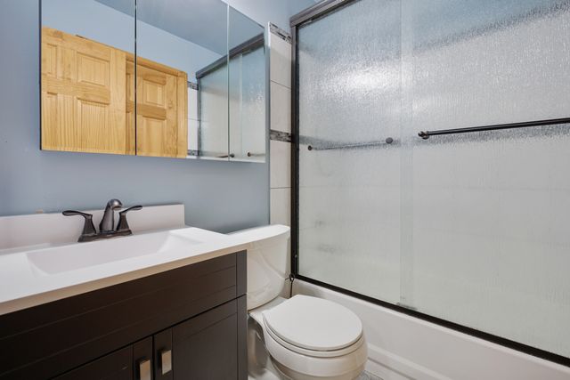 898 Debra Lane, Elk Grove Village, IL 60007