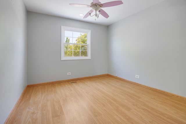 898 Debra Lane, Elk Grove Village, IL 60007