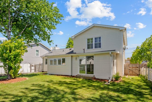 898 Debra Lane, Elk Grove Village, IL 60007
