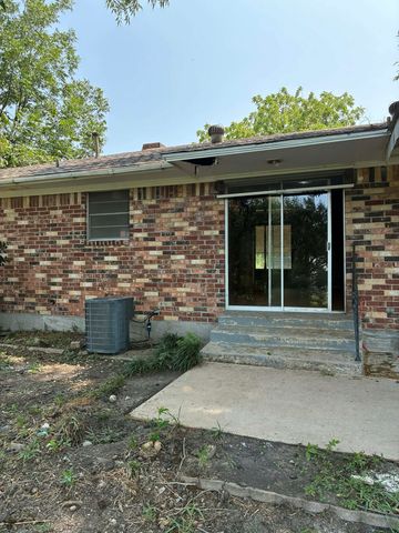 610 S Rike Street, Farmersville, TX 75442
