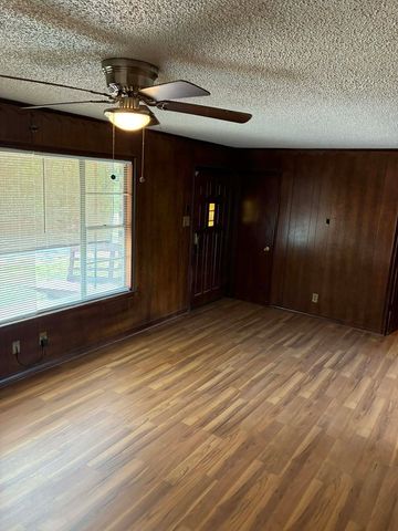 610 S Rike Street, Farmersville, TX 75442