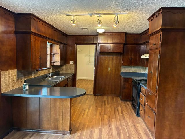 610 S Rike Street, Farmersville, TX 75442