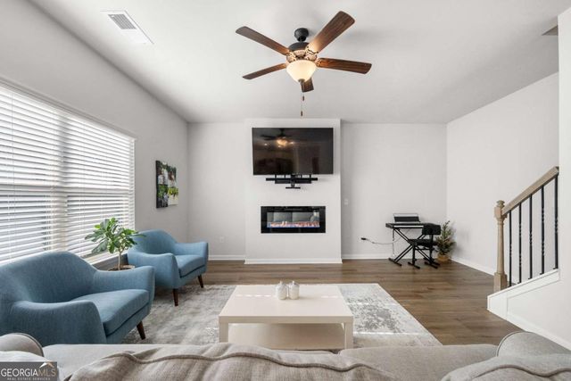 925 Lakehaven Lane, Loganville, GA 30052