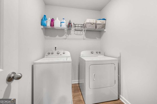 925 Lakehaven Lane, Loganville, GA 30052