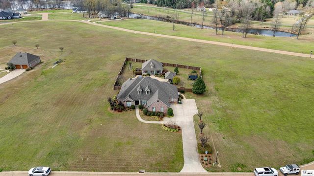 385 DOZIER CREEK CIRCLE, Farmerville, LA 71241