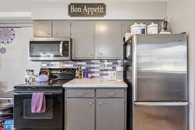 618 E Competine Street, Knoxville, IA 50138