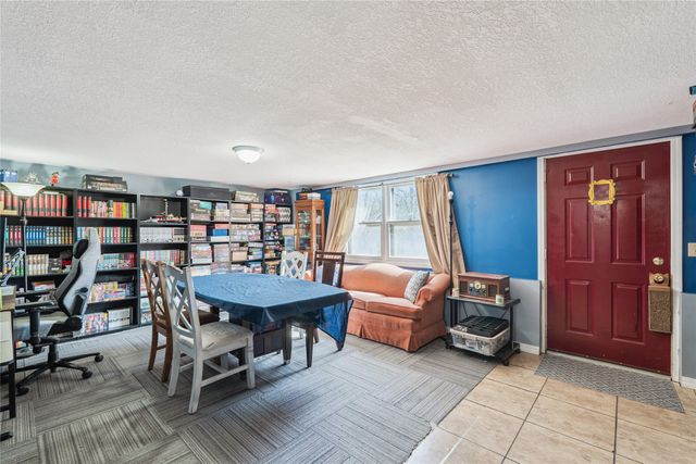 618 E Competine Street, Knoxville, IA 50138