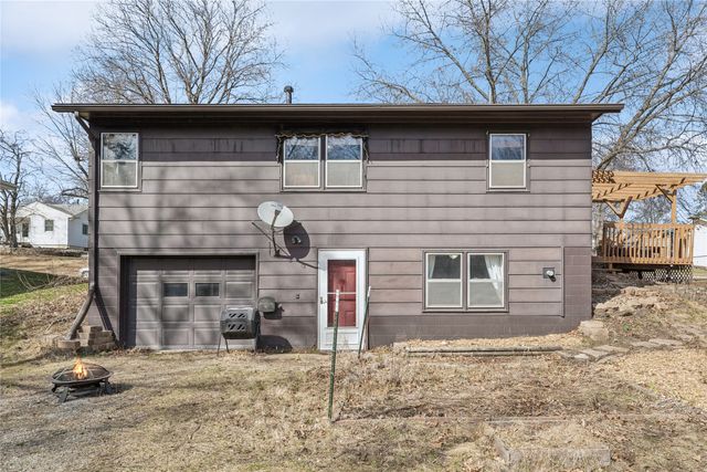 618 E Competine Street, Knoxville, IA 50138